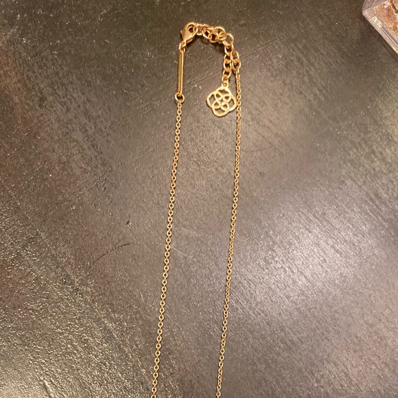 Kendra Scott pendant necklace - Picture 2 of 2